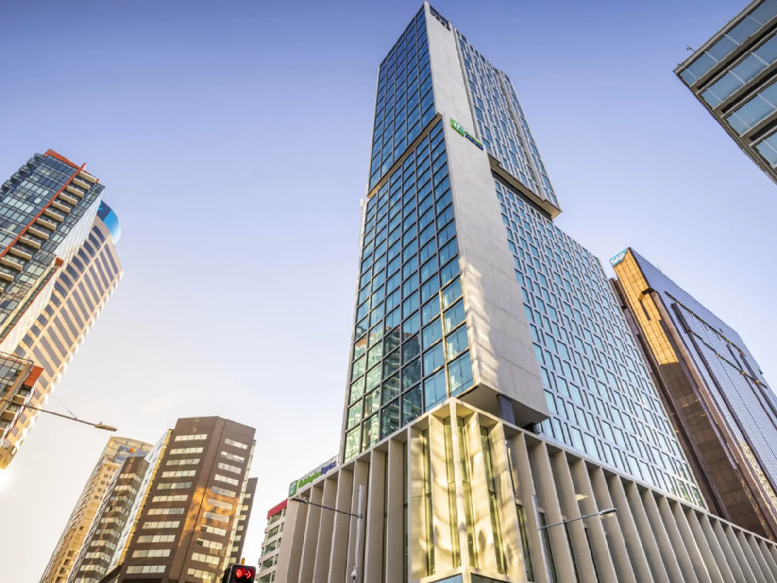 Voco auckland 01