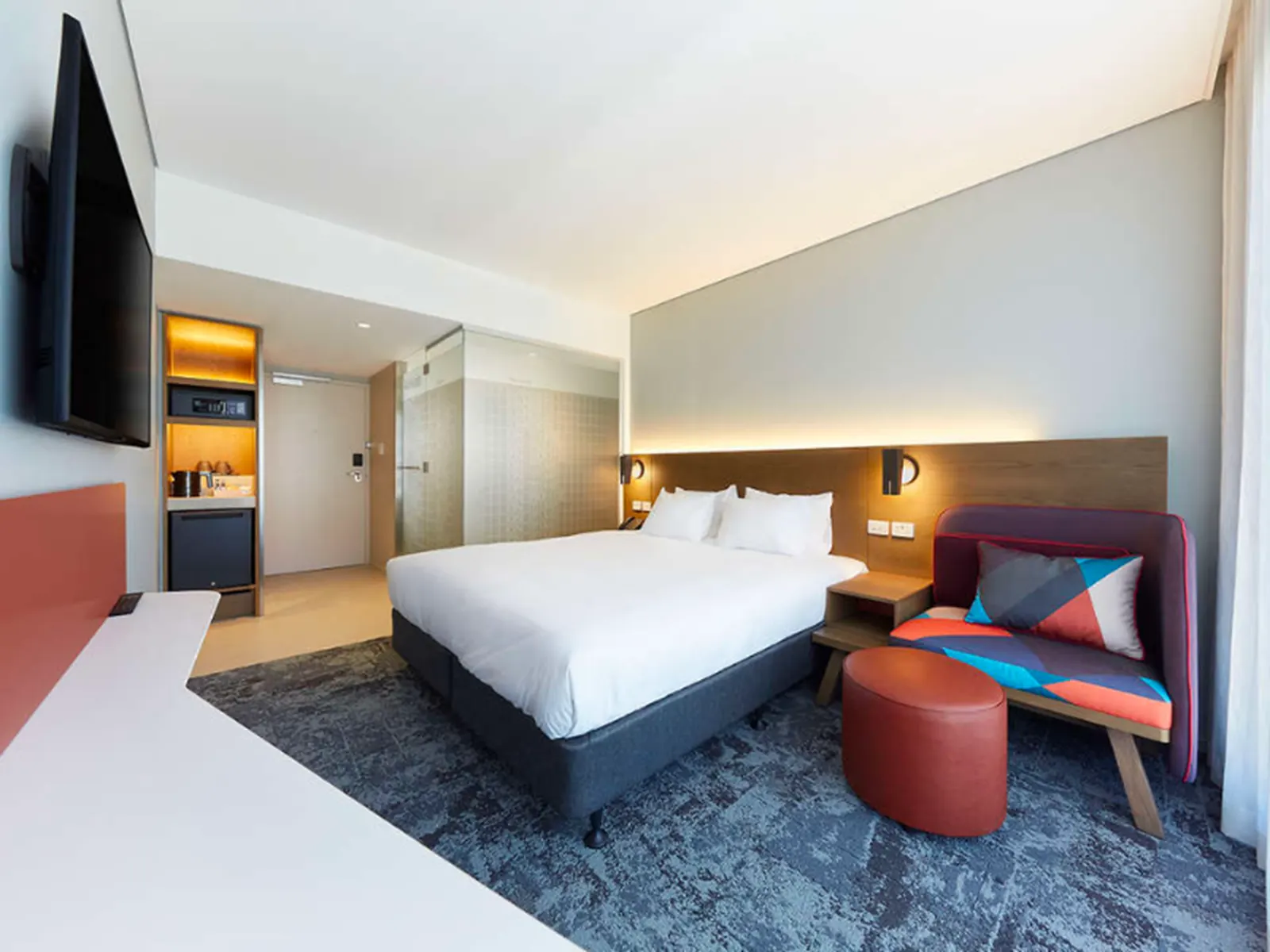 Holiday inn express auckland 10