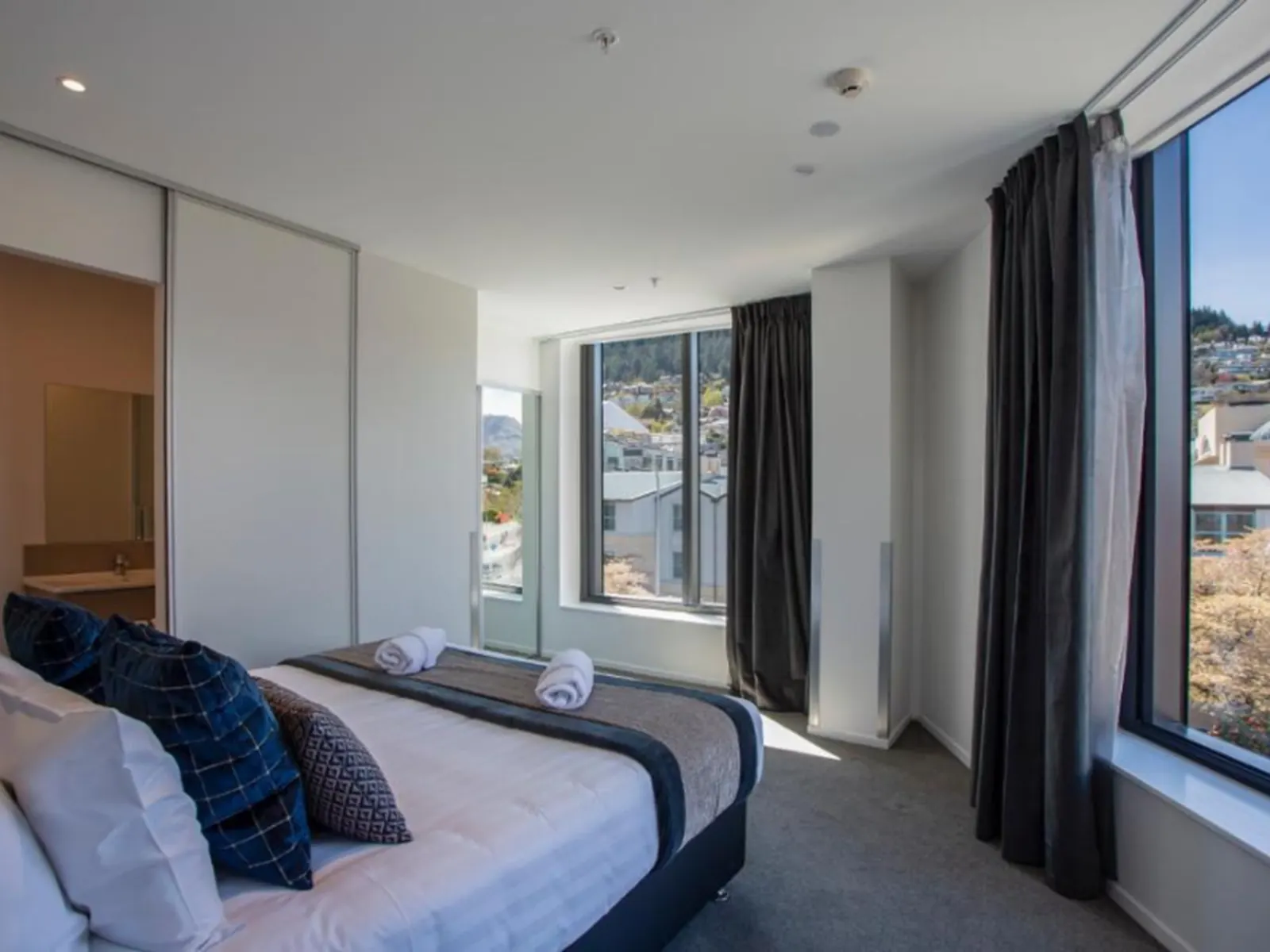 Ramada queenstown central 06