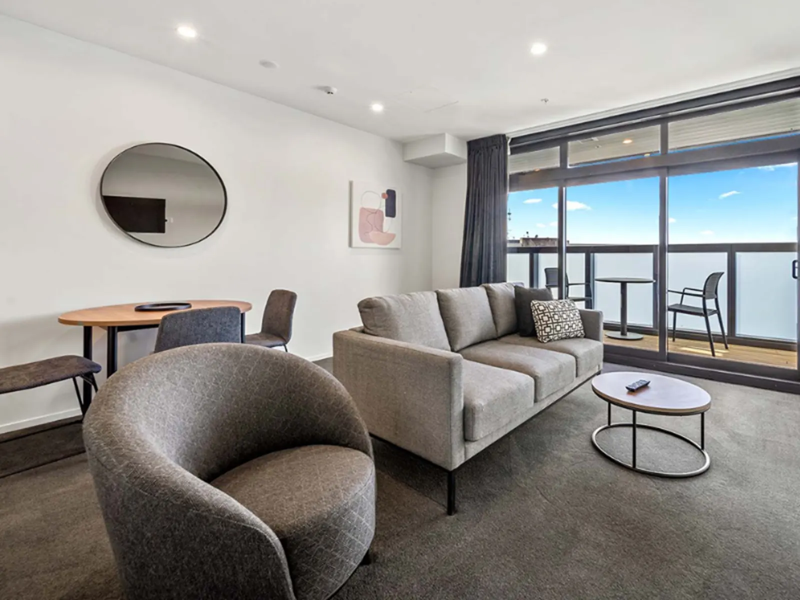 Ramada newmarket 03