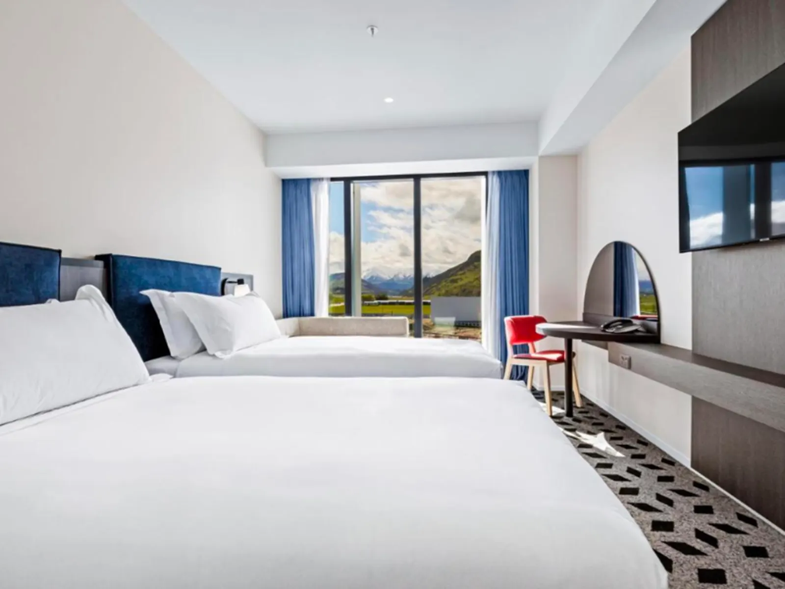 Holiday inn remarkables 16